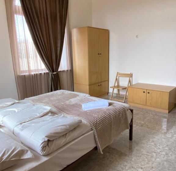 پانسیون Yan Guest House