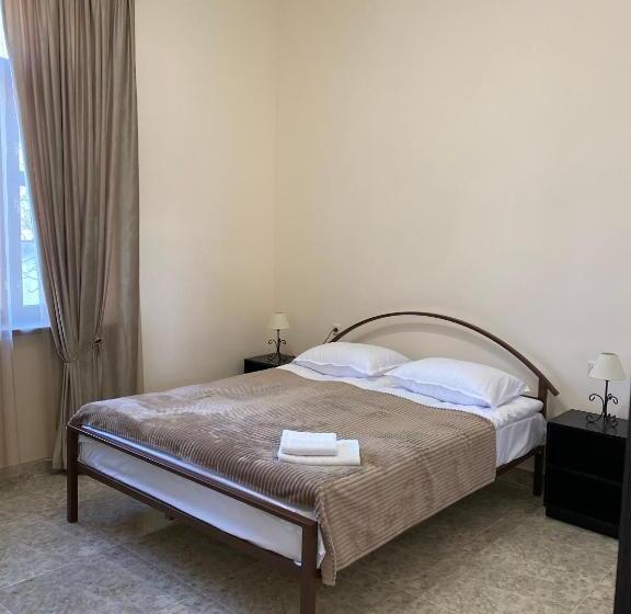 پانسیون Yan Guest House