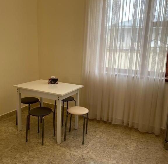 پانسیون Yan Guest House