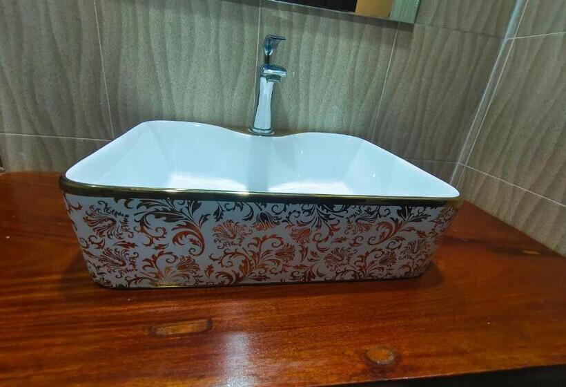 پانسیون Happy Hour