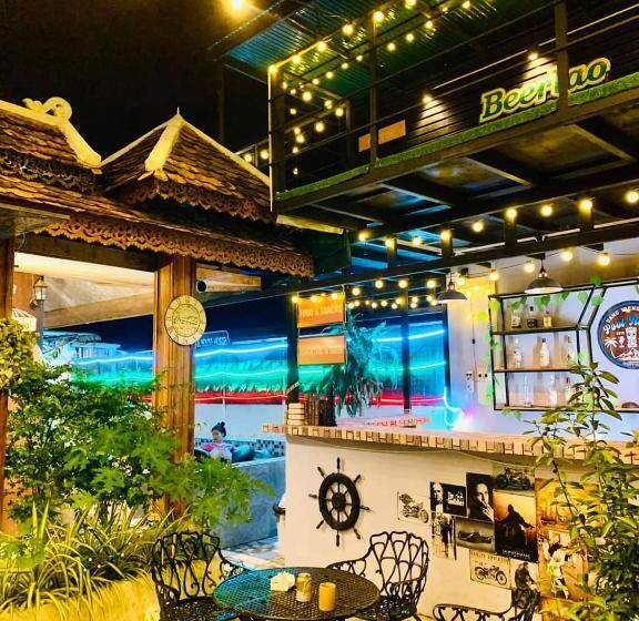 پانسیون Vangvieng Pool House