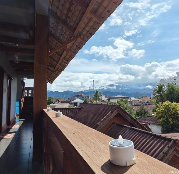 پانسیون Vangvieng Pool House