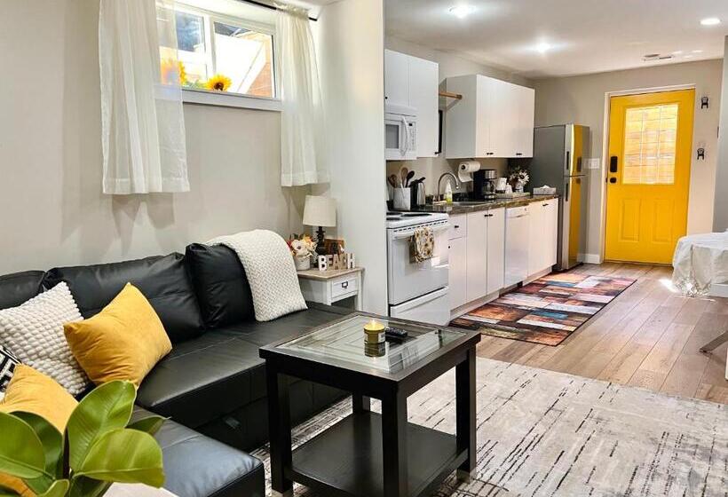 بنسيون Yellow Door Suite