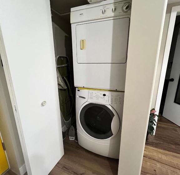 بنسيون Yellow Door Suite