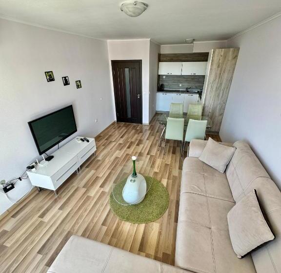 Sunshine Apartment