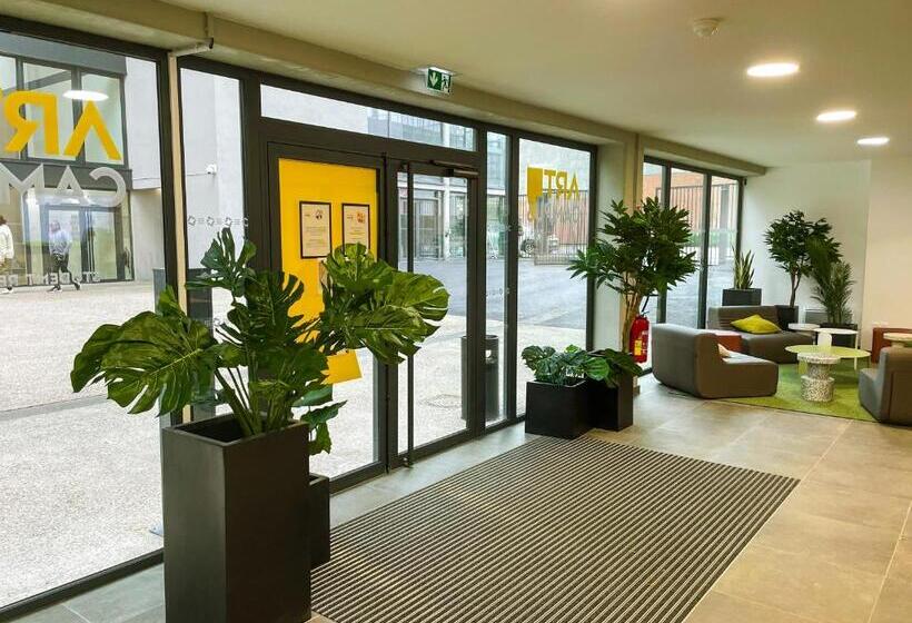 Art Campus Plaine Images