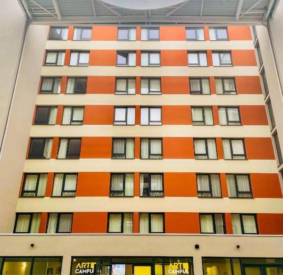 Art Campus Plaine Images