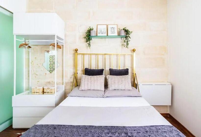 تختخواب و صبحانه Gallo House