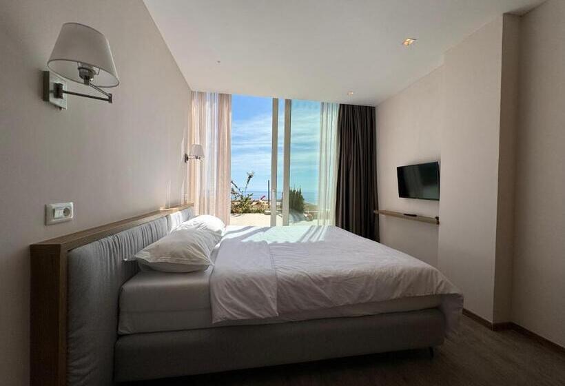 Green Condo Hotel Palase