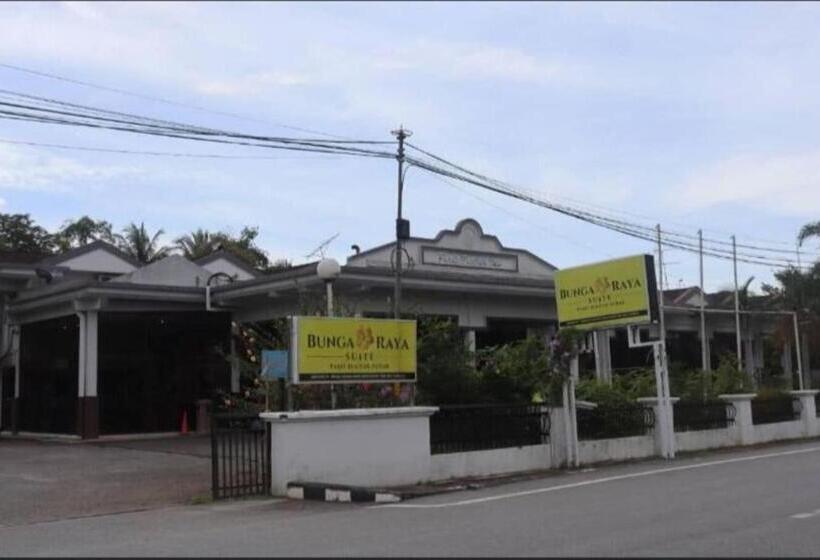 فندق Bunga Raya Resort Parit Buntar