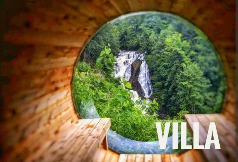 Отель Calumet Falls Villa