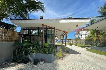هتل Fins Pacific Coray Bay By Hiverooms