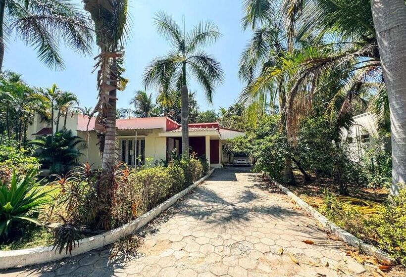 בית מלון כפרי Moonwalk Beach House