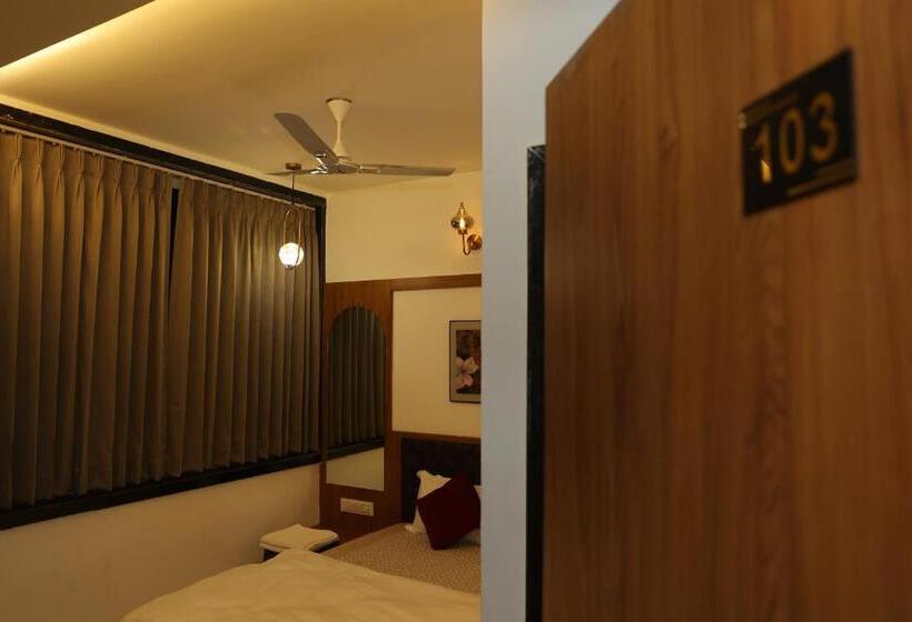 Отель Hari Home Stay