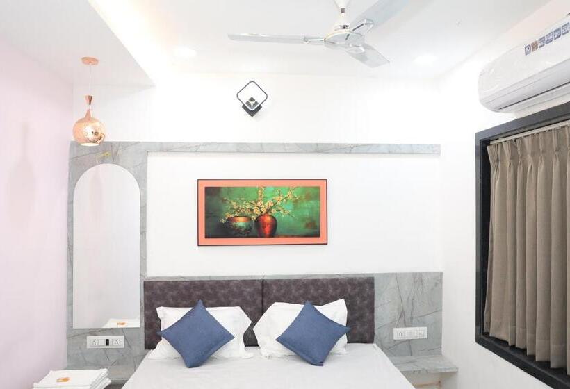 Отель Hari Home Stay