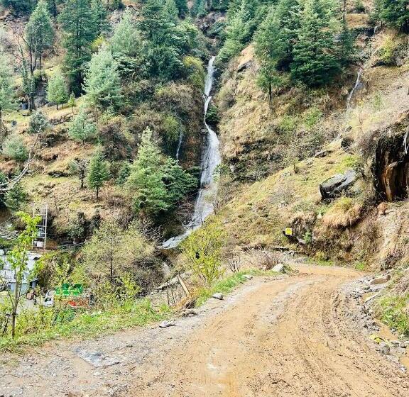 فندق Seven Heaven Manali Scenic Mountain View Luxury Villa, Manali