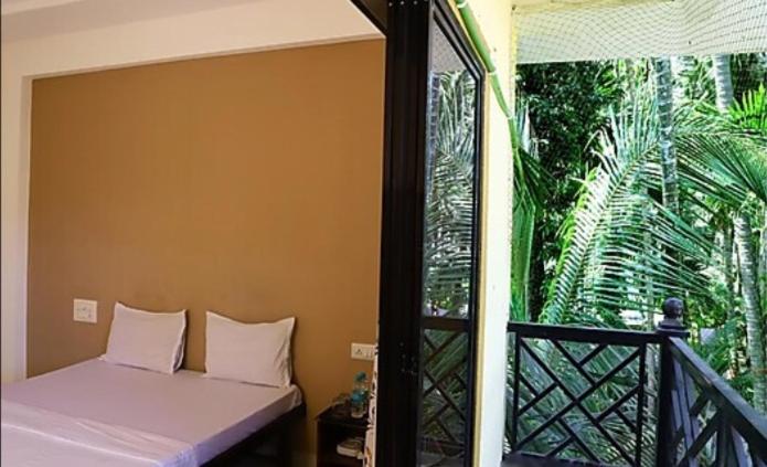 ホテル Vartak Wadi Smita Villa