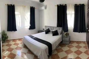 פנסיון Chambres Maya
