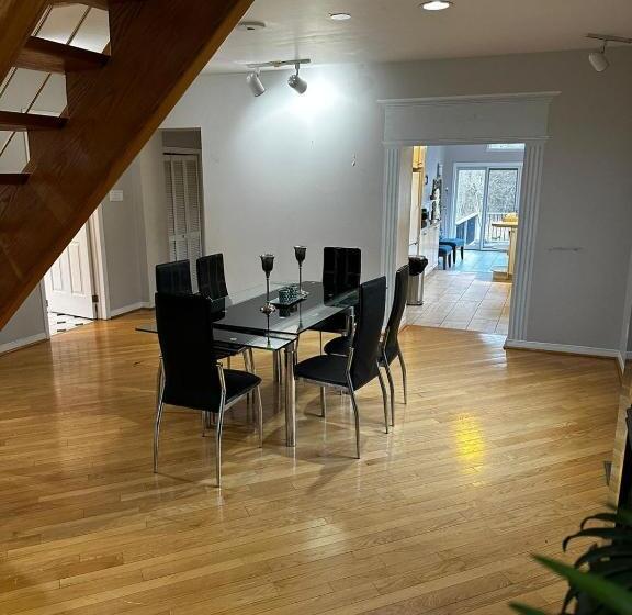 膳宿费 Executive Suite In A Victorian Style Bungalow P4b
