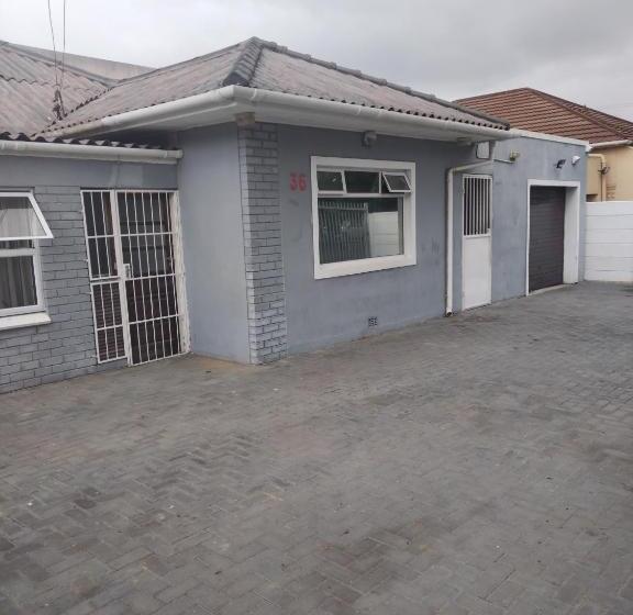 پانسیون Ludinz Guest House, Self Catering