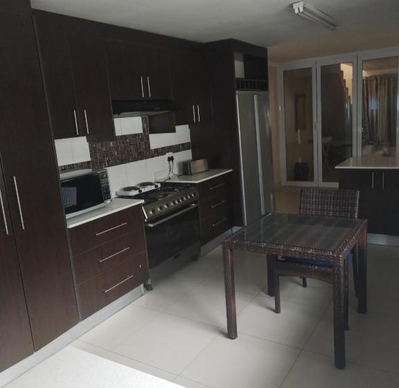 پانسیون Ludinz Guest House, Self Catering