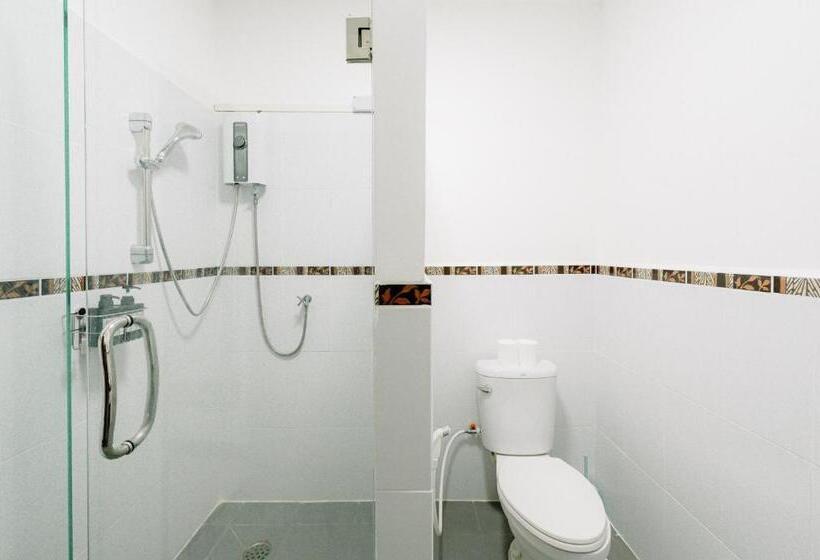 Red B Hostel, Cafe And Bar