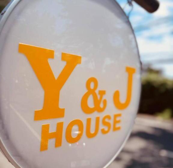 Y&j