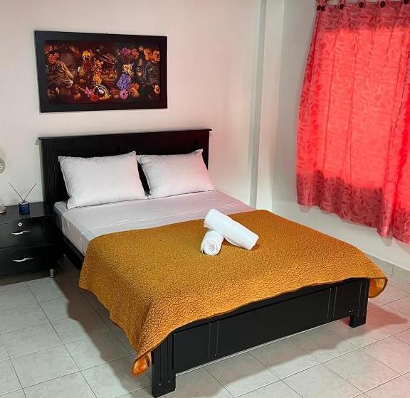 Finca Hotel Piscinando En Pereira