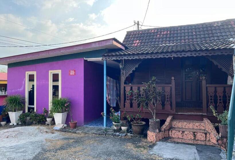 فندق Oyo 90967 Homestay Chalet Warisan Siti