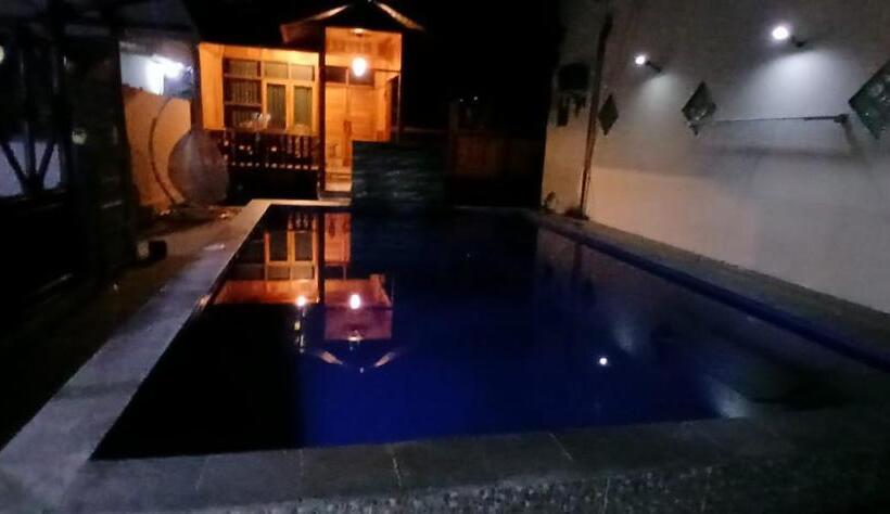 Hotel Oyo 93861 Adinda Guest House Syariah