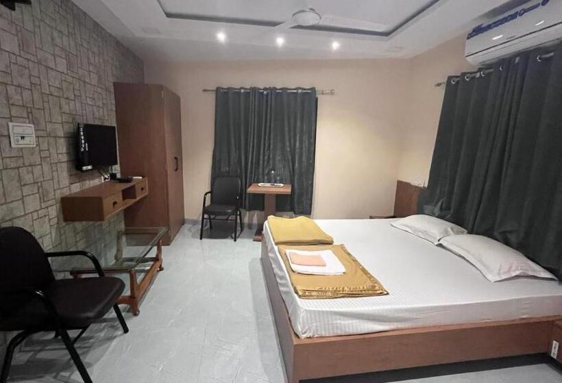Отель Paradise Inn