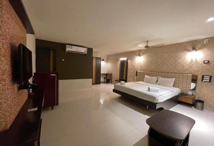 酒店 Rnr The Luxury Suits Lodging & Restaurant