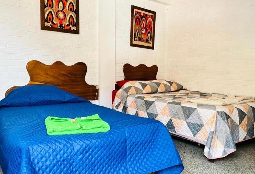 هتل Royal Palace Hostal