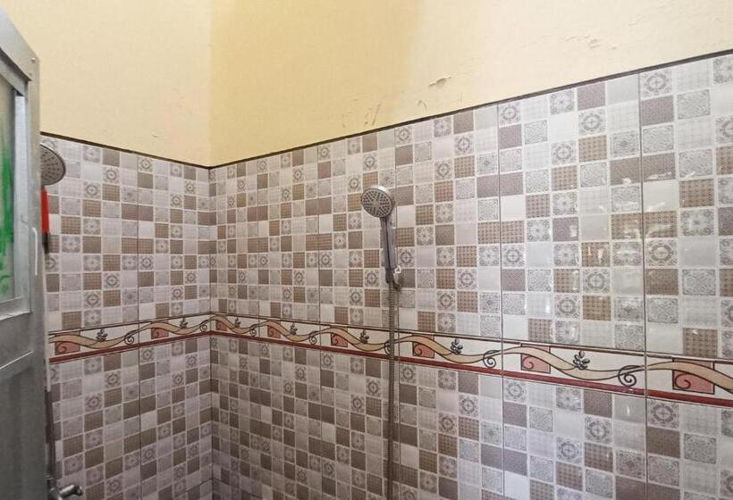 هتل Spot On 93819 Homestay Shinta Syariah