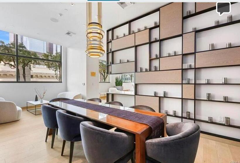 Relax On The Penthouse Floor Dtla With A View