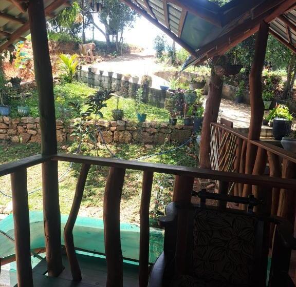 בית מלון כפרי Aybish Resort