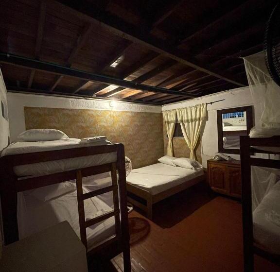 هتل Hospedaje Kairos Capurgana