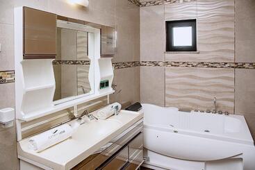 هتل Platinum Lodge