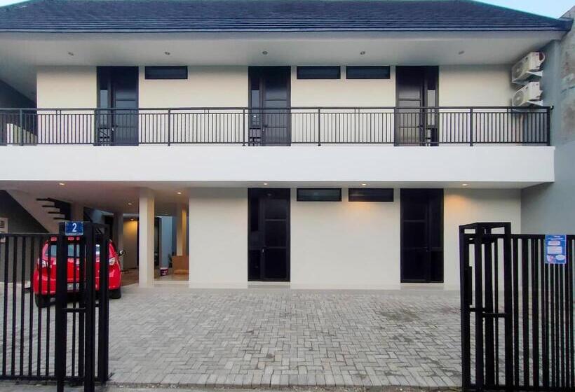 هتل Reddoorz Syariah Near Rumah Sakit Soewandhie