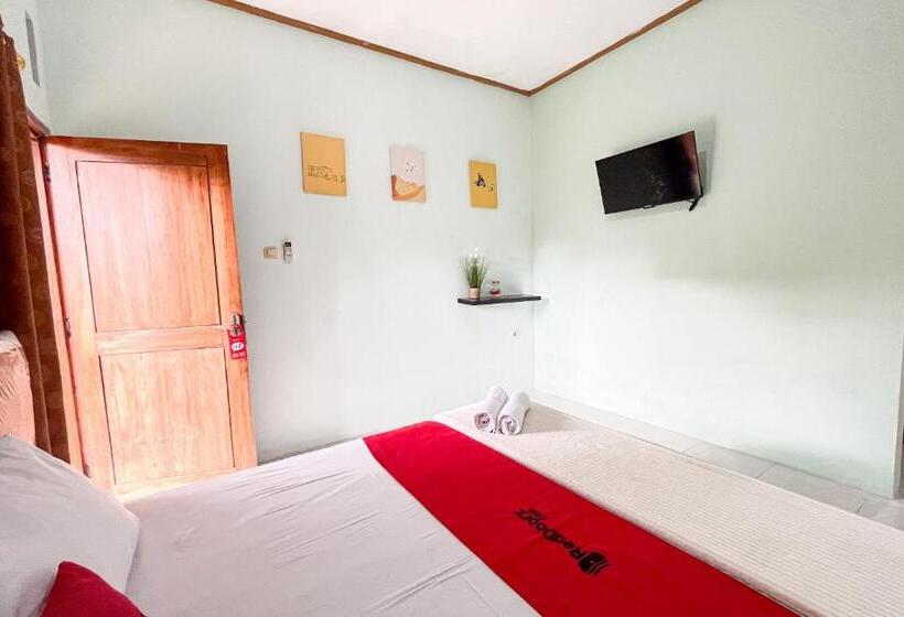 فندق Reddoorz Syariah Near Rs Bhayangkara Nganjuk
