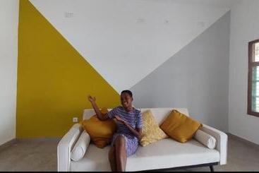 هتل Residencial Casa Amarela