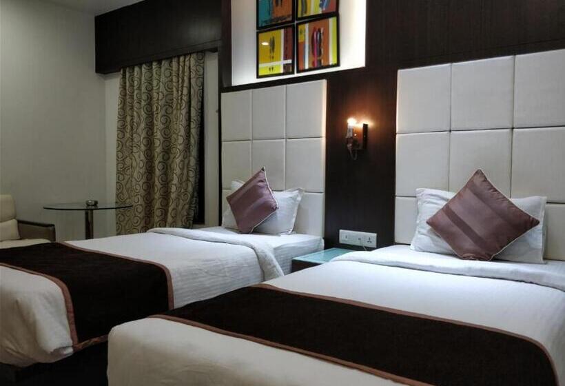 Отель Royal Shelter Vapi