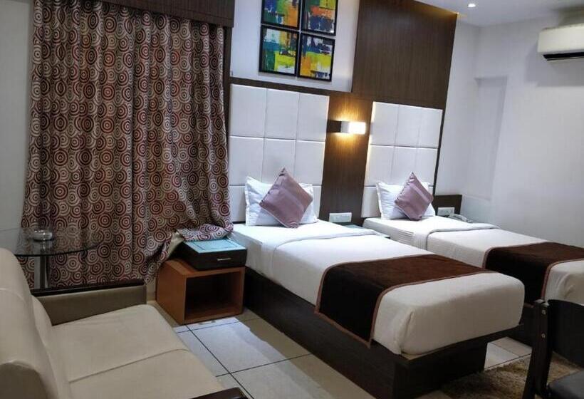 Отель Royal Shelter Vapi