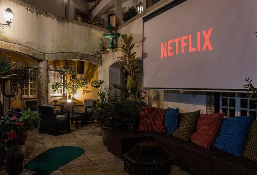 Отель Sintra Wow Unique Double Smart Room In 17th Century Palace! Hot Tub, Snooker, Bbq, Ps5, Sauna, Gym