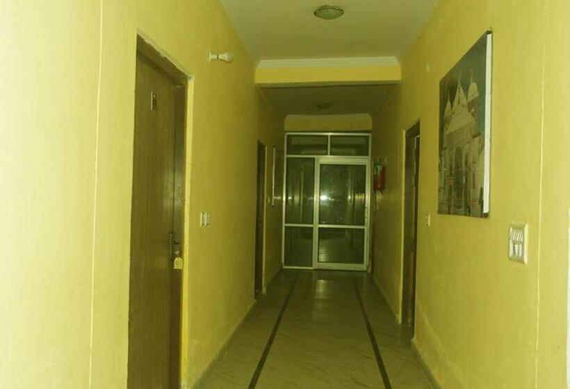 فندق Vamoose Ar Resort