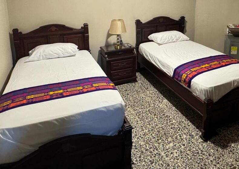 پانسیون Hostal La Casta