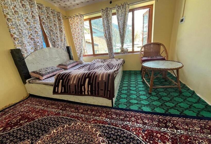 펜션 Pine Brooke Pahalgam