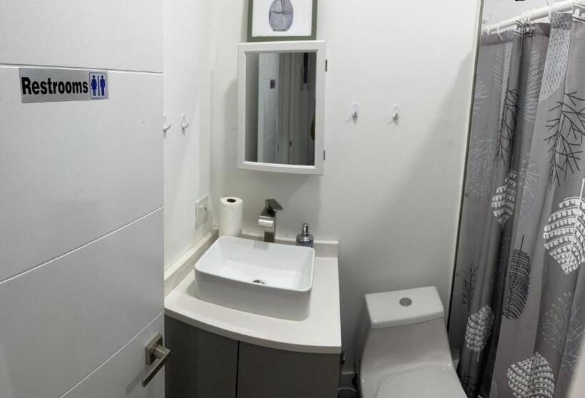 فندق صغير 103 Miami Shared Rooms For Men Central Comfortable, Affordable