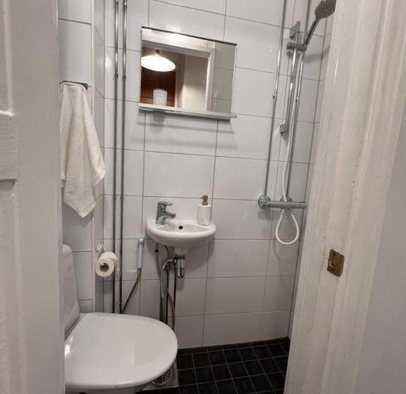 تختخواب و صبحانه Your Chic Vibrant Airbnb