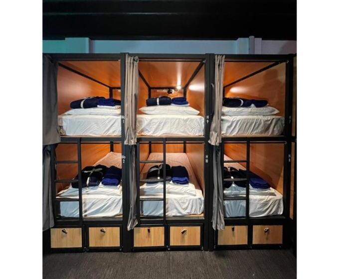 Capsuleaccom Hostel